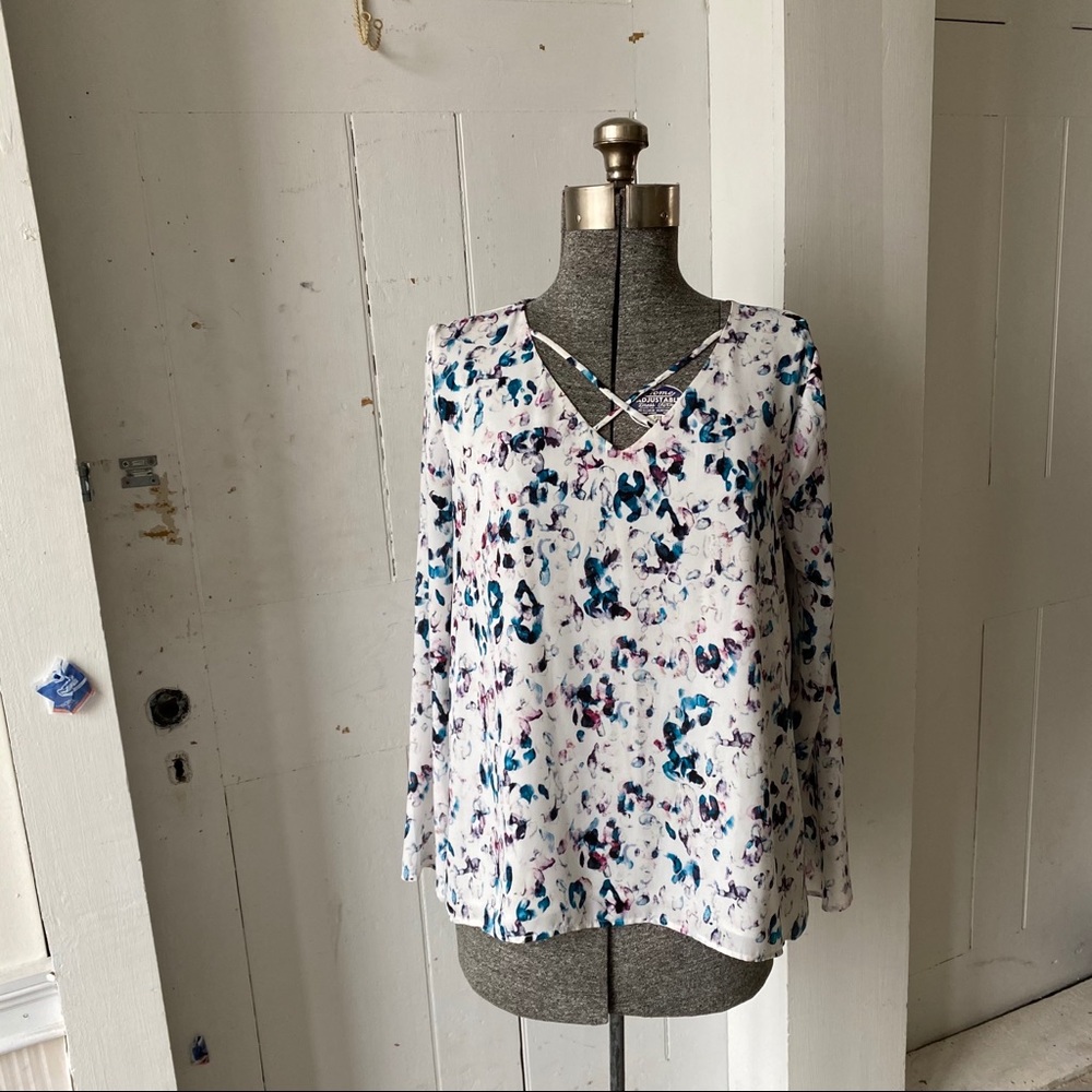 Watercolor Print Criss Cross Apt 9 Top LG